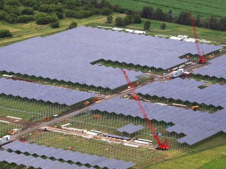 在昆士兰州的太阳能光伏工程提供了1200个工作机会