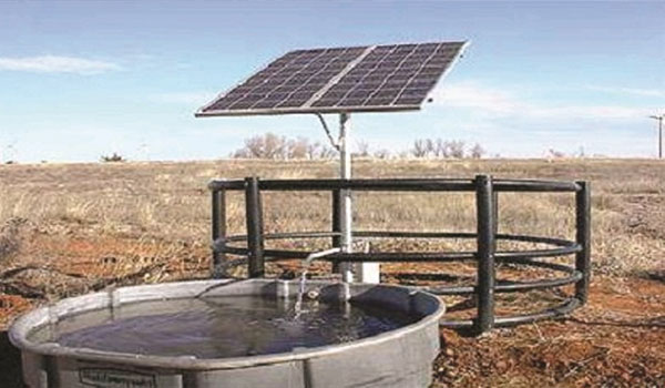 太阳能光伏系统解决了村名水资源缺乏的危机